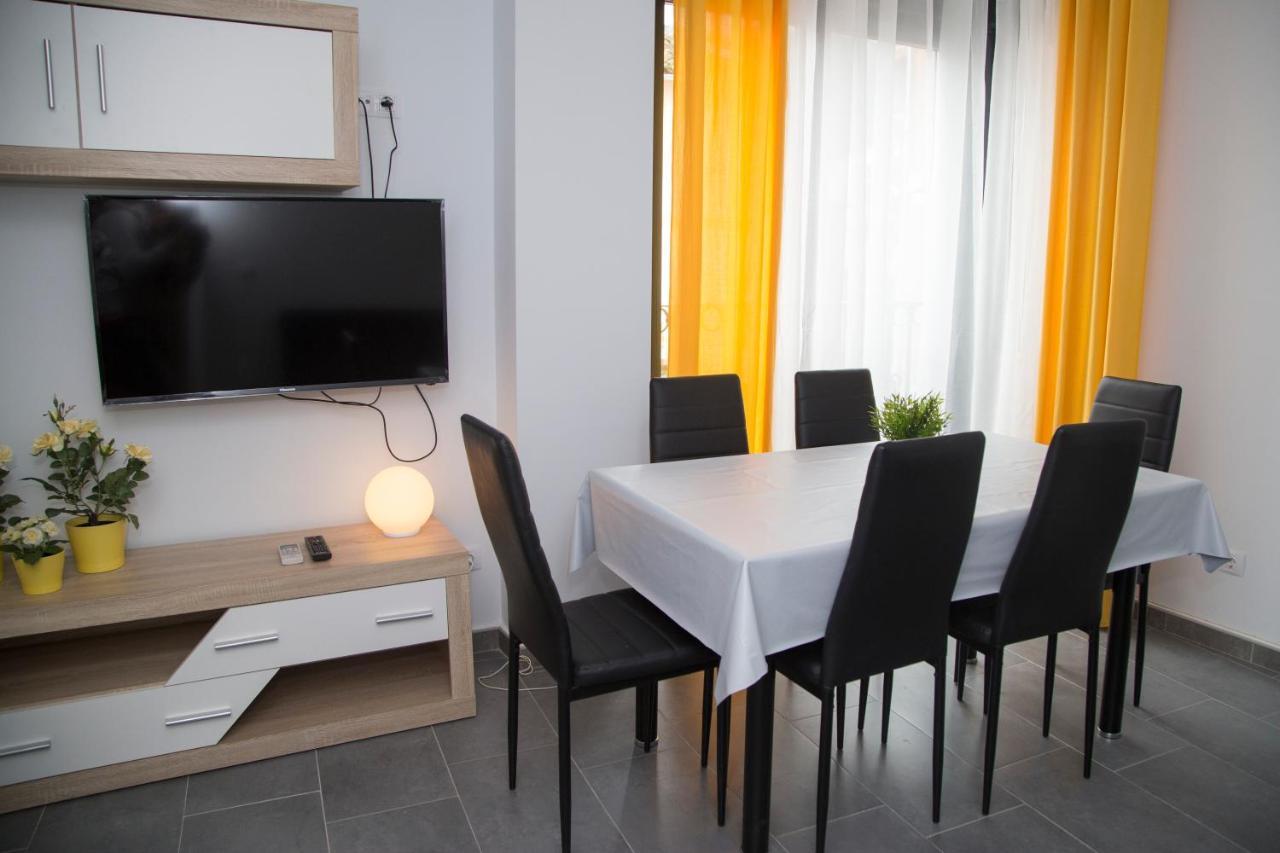 Apartamentos La Plazuela Banos De Montemayor Luaran gambar