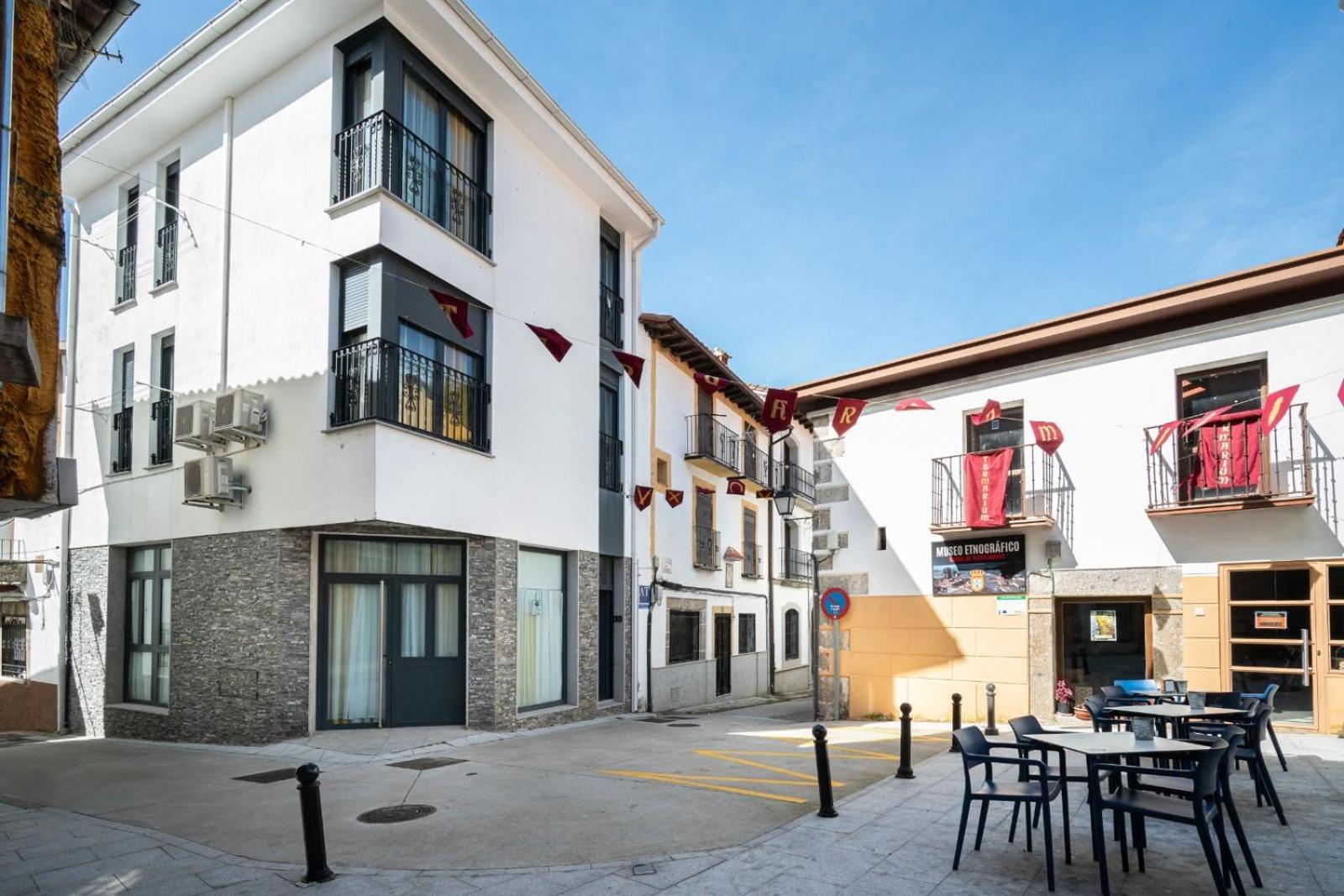 Apartamentos La Plazuela Banos De Montemayor Luaran gambar