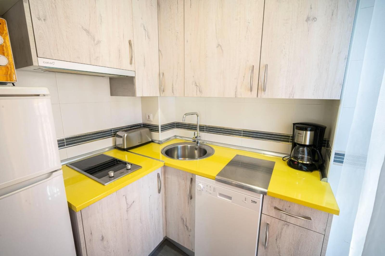 Apartamentos La Plazuela Banos De Montemayor Luaran gambar